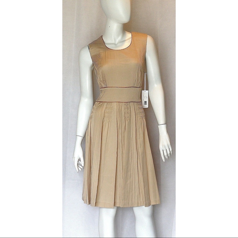 2b. RYCH NWT Size 8 Light Beige Sleeveless Pleated